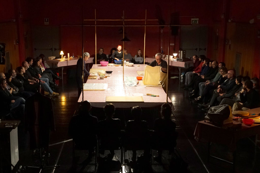 "Attorno a un tavolo" di Teatro delle Ariette - foto Stefano Vaja